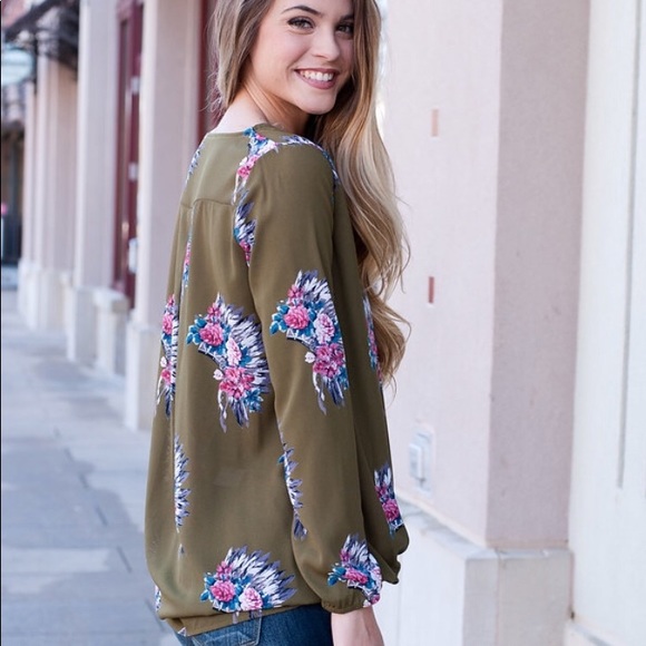 ❗️Last 1! SMALL Olive Indian chief top - Picture 3 of 8